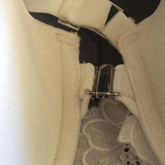 38DD White Front Closure Bra 4 items for $20❤️ - Picture 6 of 8